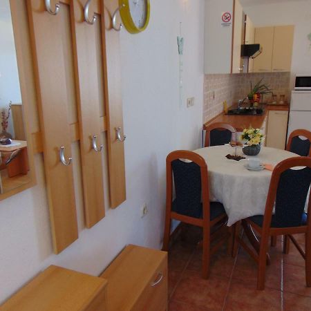 Apartment Mia Malinska Luaran gambar