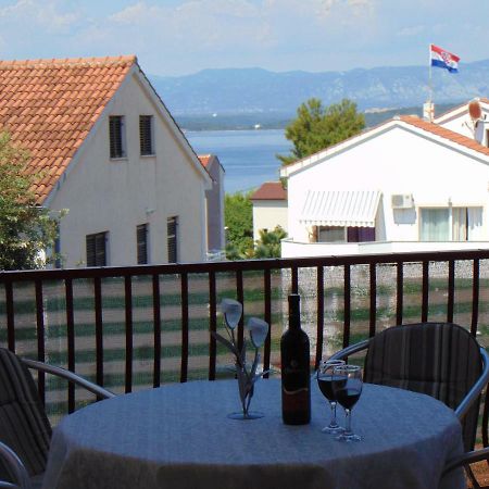 Apartment Mia Malinska Luaran gambar