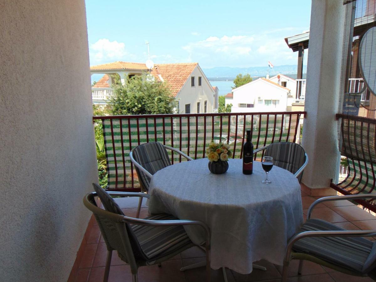 Apartment Mia Malinska Luaran gambar