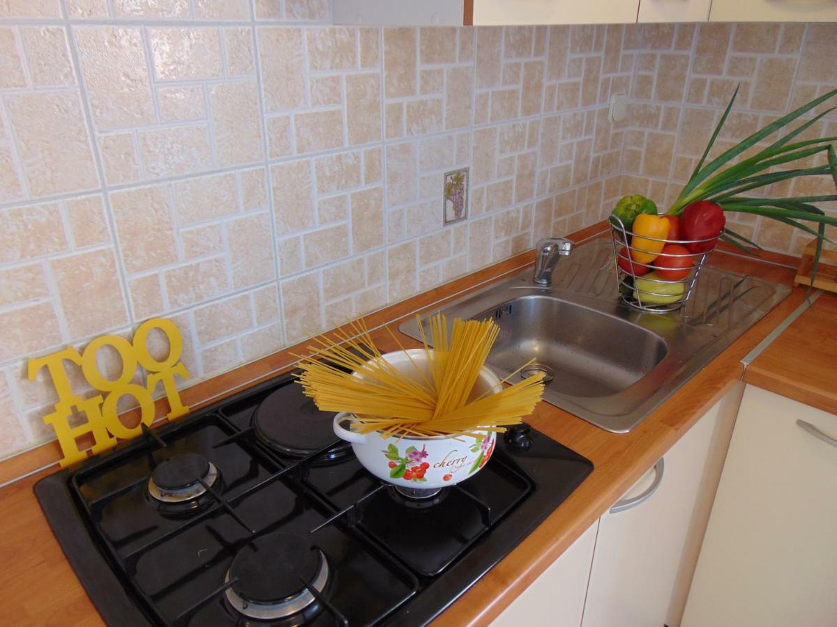 Apartment Mia Malinska Luaran gambar