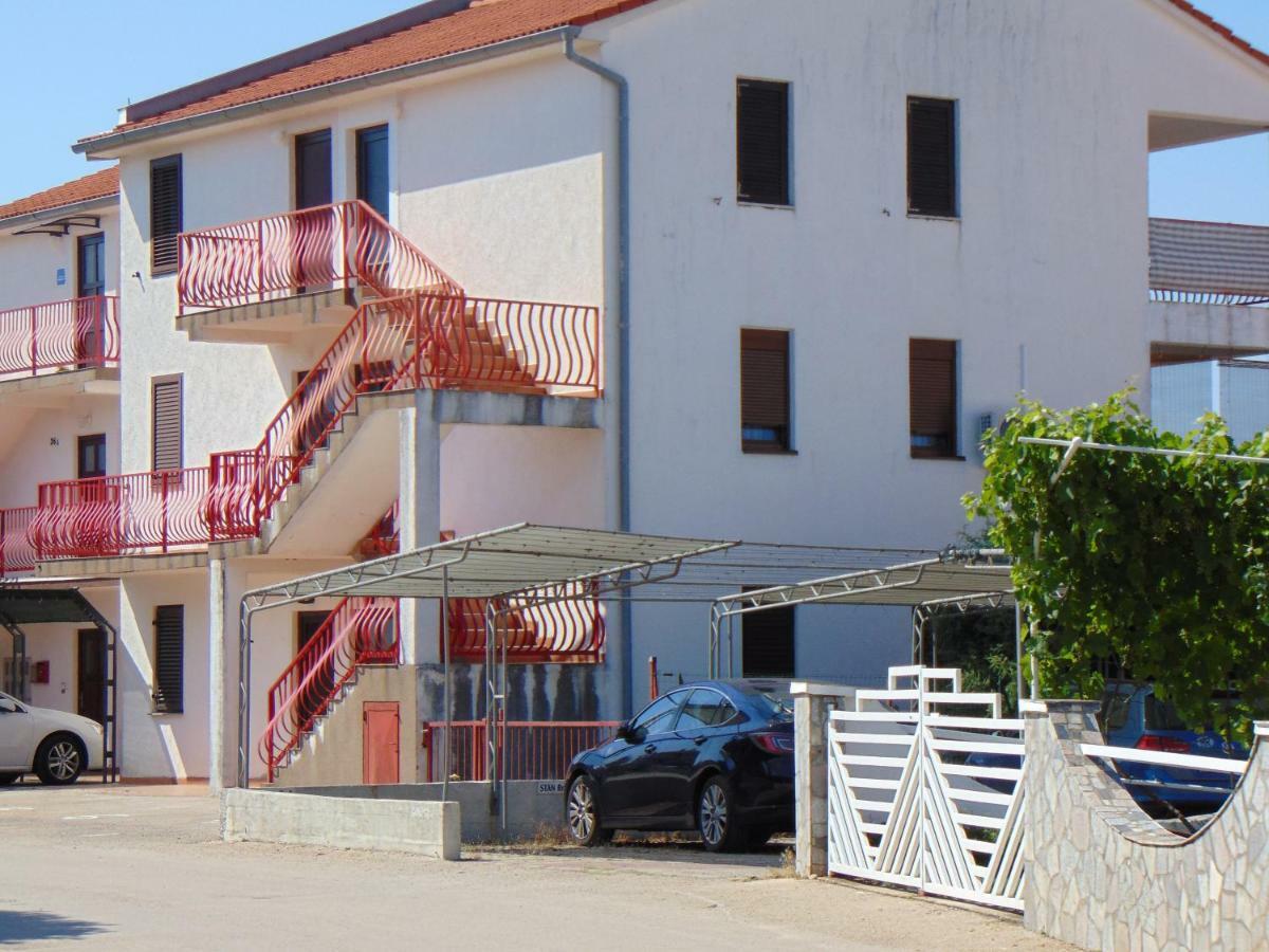 Apartment Mia Malinska Luaran gambar
