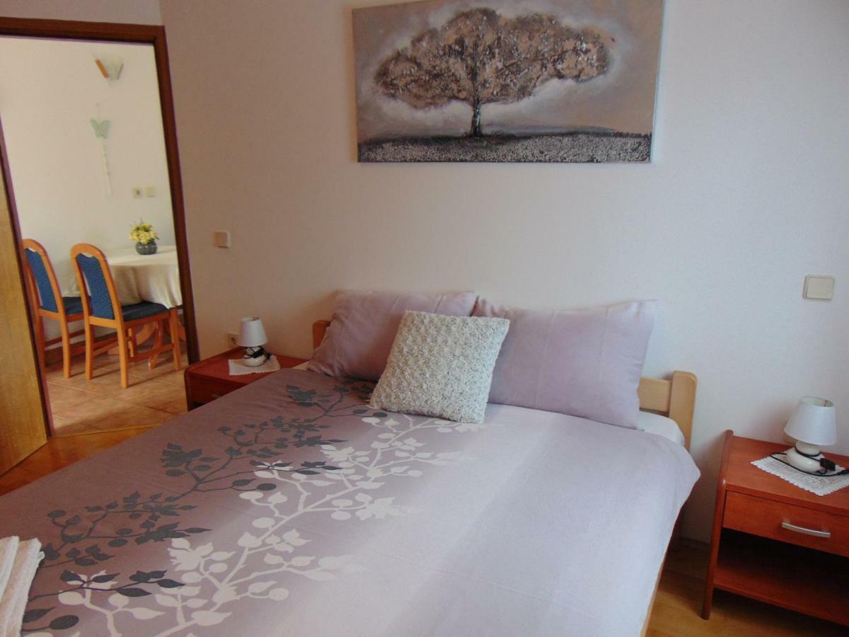 Apartment Mia Malinska Luaran gambar